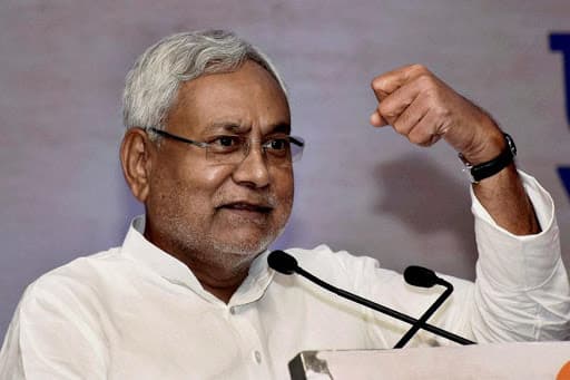 बिहार के मुख्यमंत्री नीतीश कुमार तीन दिनों से अस्वस्थ, कोरोना पॉजिटिव पाए जाने के बाद होम आइसोलेट