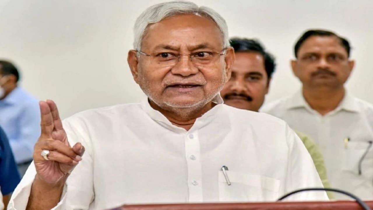 समय से पहले क्यों हो सकता है लोकसभा चुनाव? नीतीश कुमार ने बताई वजह, अटल सरकार की भी दिलाई याद..