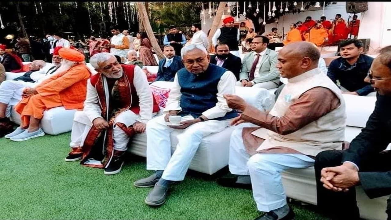 Bihar: RCP सिंह और नीतीश कुमार की मुलाकात, सियासी गलियारे में चर्चाएं तेज, जानें सीएम ने क्या कहा...