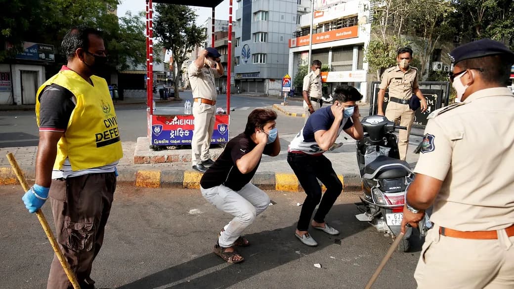 COVID-19 Patna: राजधानी पटना में अब बिना मास्क पकड़े जाने पर होगी कोरोना जांच, भेजा जाएगा कोरेंटिन सेंटर… COVID-19 Patna: राजधानी पटना में अब बिना मास्क पकड़े जाने पर होगी कोरोना जांच, भेजा जाएगा कोरेंटिन सेंटर…