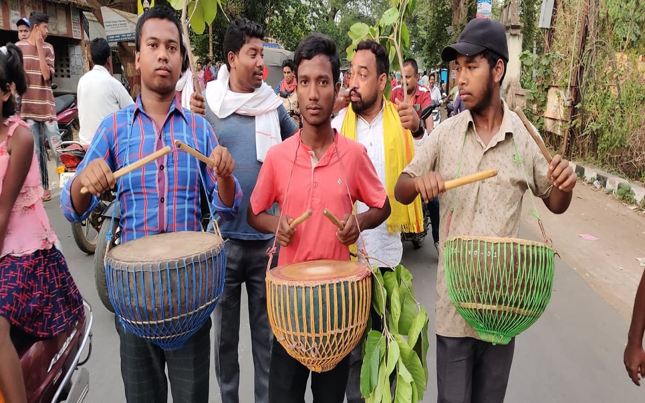 झारखंड: 60-40 नियोजन नीति के खिलाफ दो दिवसीय आर्थिक नाकेबंदी 10 जून से, ढोल-नगाड़ा बजाकर की ये अपील