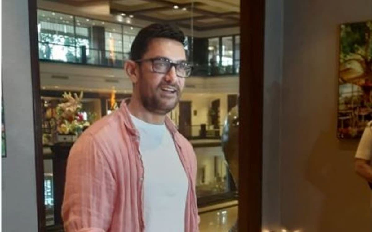 आमिर खान ने कुछ इस अंदाज में सेलिब्रेट किया अपना बर्थडे, केक के साथ पोज देते नजर आए मिस्टर परफेक्शनिस्ट