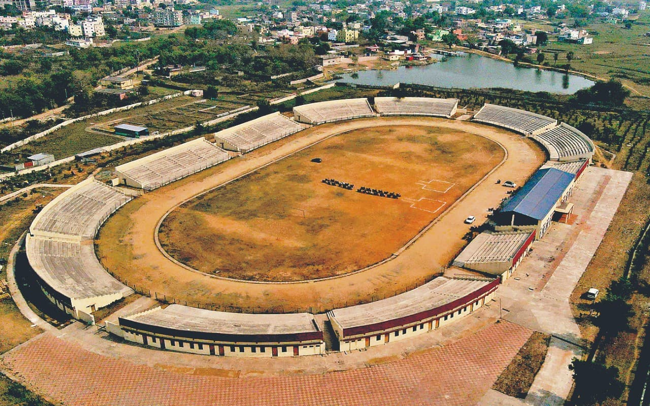 Jharkhand: फिट इंडिया अभियान को नहीं लग पा रहा पंख, गायब हो गये शहर के खेल मैदान, कैसे खेलेगा धनबाद