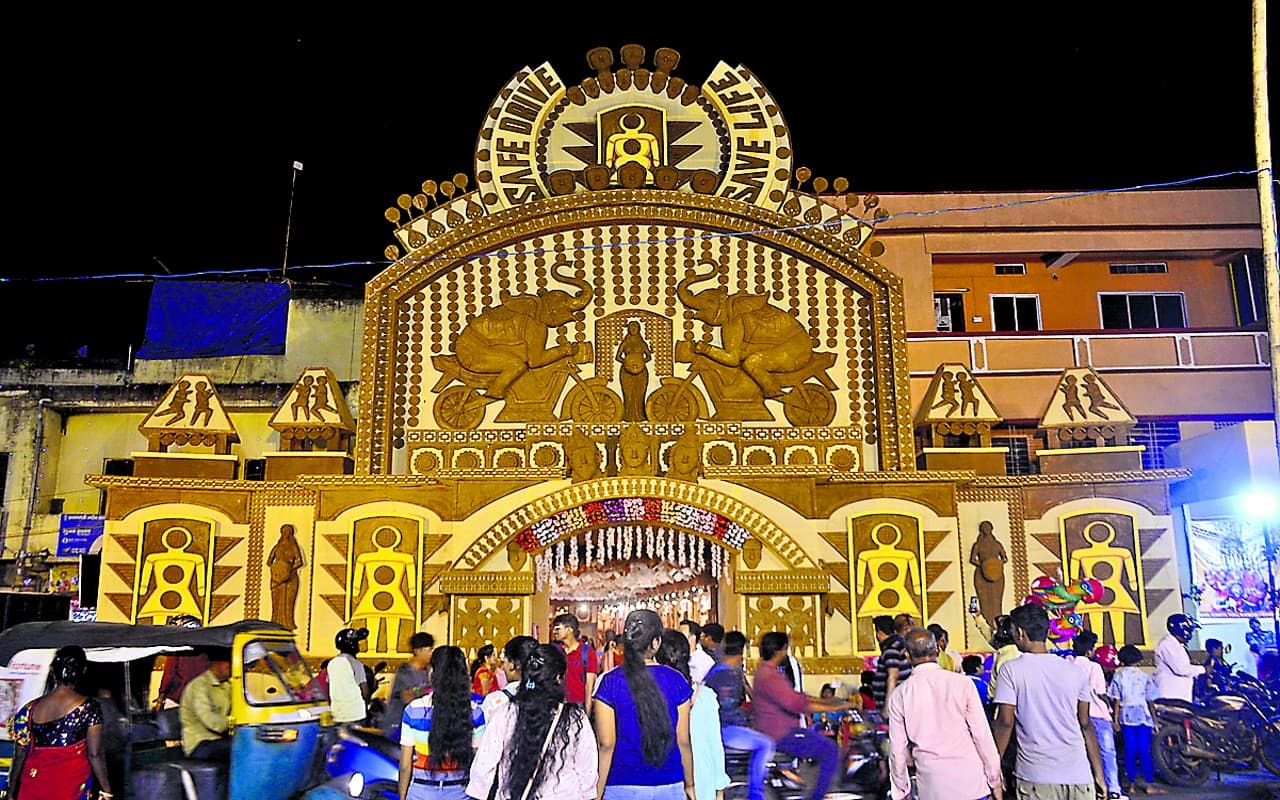 Durga Puja 2022: दुर्गा पूजा मेला घूमने के दौरान बरतें ये सावधानी, नहीं होगी कोई परेशानी