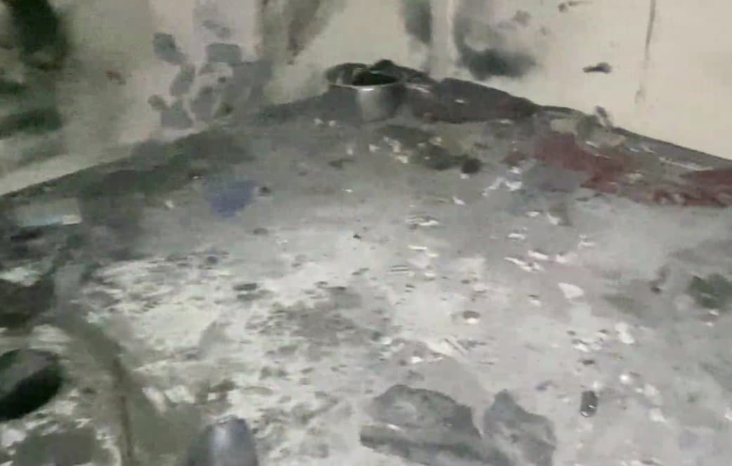 नोएडा में सिलेंडर ब्लास्ट, 6 लोग गंभीर रूप से झुलसे, सभी का इलाज जारी, इलाके में मची अफरा-तफरी नोएडा में सिलेंडर ब्लास्ट, 6 लोग गंभीर रूप से झुलसे, सभी का इलाज जारी, इलाके में मची अफरा-तफरी