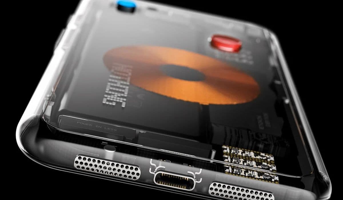 iPhone के टक्कर का स्मार्टफोन ला रही Carl Pei की कंपनी, नाम होगा Nothing Phone 1