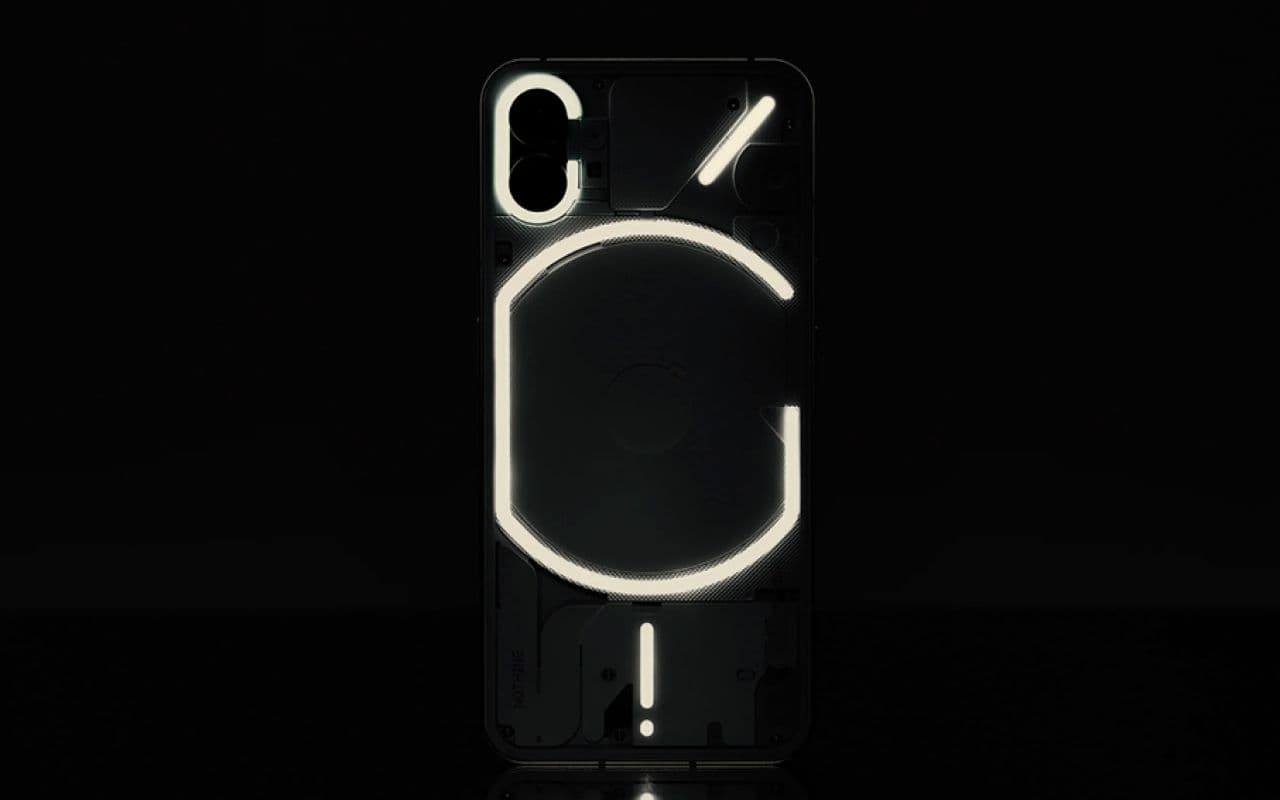 Nothing Phone 1 के कीमत में भारी गिरावट, दिए जा रहे कई तरह के ऑफर्स, पढ़ें पूरी खबर