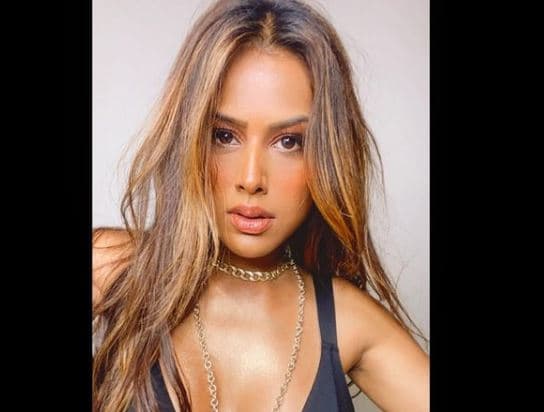 निया शर्मा को अपनी को-स्टार ईशा शर्मा को किस करने पर मचा था खूब हंगामा, एक्ट्रेस ने अब लड़कों के साथ लिपलॉक पर कही ये बात