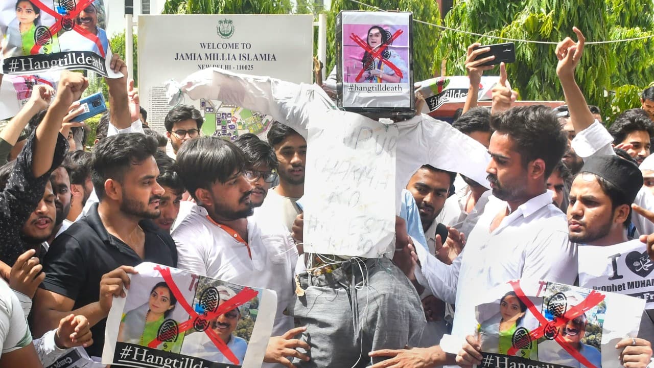 भावनाओं के ज्वार  में बहना नुकसानदेह