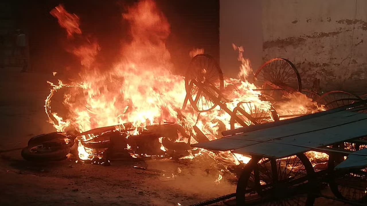 Nupur Sharma Row: जुमे की नमाज के बाद देश भर में बवाल, फायरिंग, आगजनी, पथराव