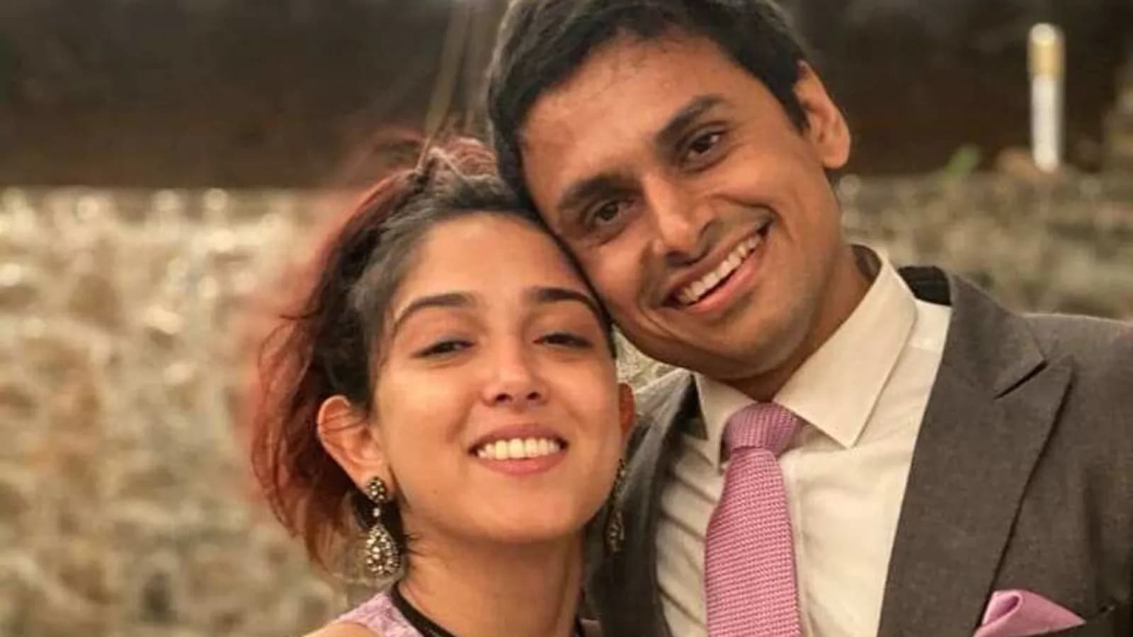 कोरोना वैक्सीन लेने के बाद Ira Khan ने बॉयफ्रेंड संग शेयर की अनोखी तसवीर, शाहिद और करीना कपूर की इस फिल्म से हैं कनेक्शन