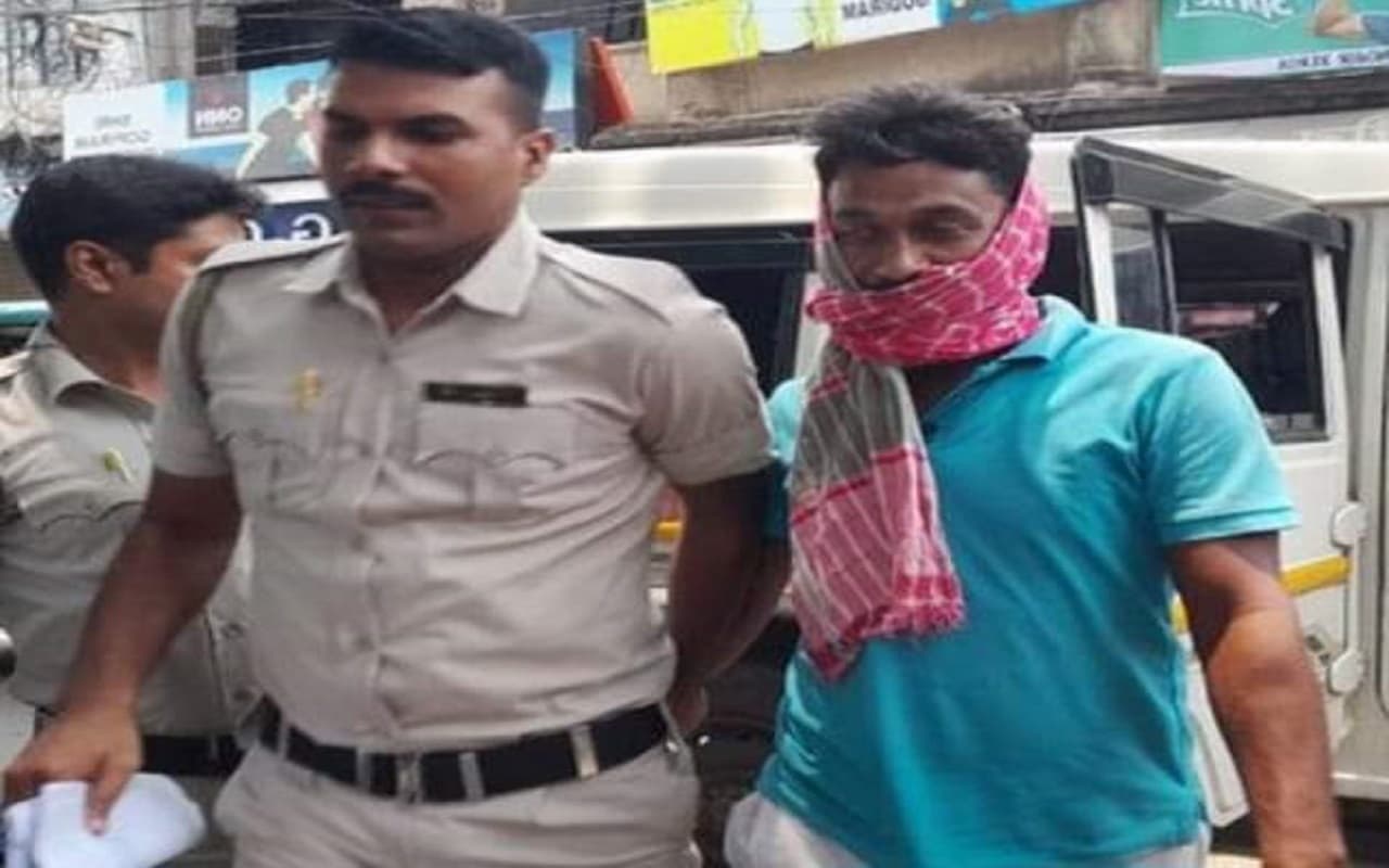 बागतुई हत्याकांड: टीएमसी नेता भादू शेख की हत्या के मुख्य आरोपी न्यूटन शेख हथियार के साथ अरेस्ट