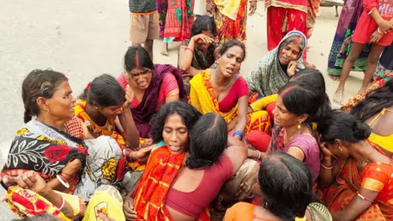 बिहार: नवादा में अनियंत्रित ट्रक ने चार लोगों को कुचला, तीन मजदूरों की मौत, एक की हालत गंभीर
