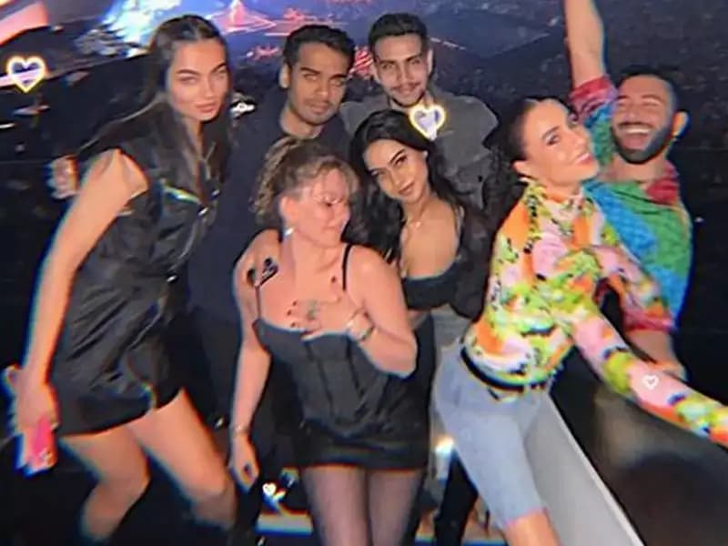 Dua Lipa के कॉन्सर्ट में Nysa ने दोस्तों के साथ जमकर की मस्ती, डीप नेक टॉप में स्टारकिड दिखी काफी स्टनिंग