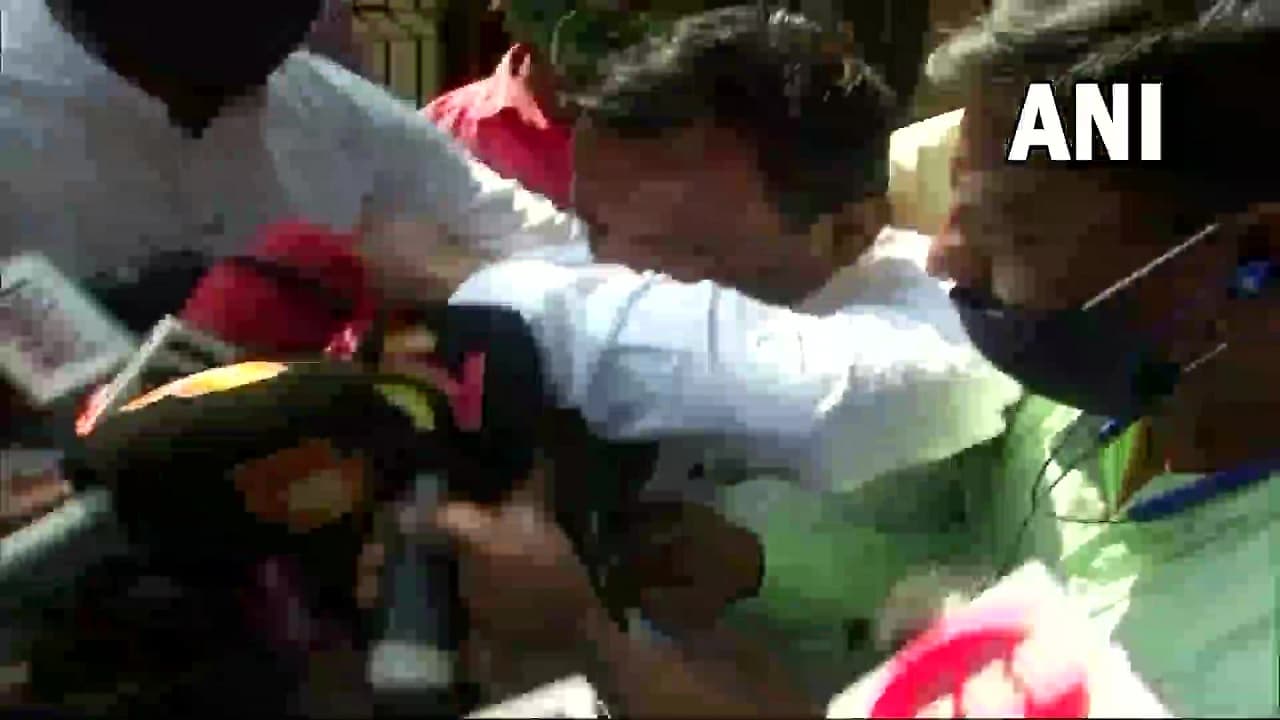 54 की उम्र में 14 शादियां रचानेवाला गिरफ्तार, मैट्रिमोनियल साइट्स पर उम्रदराज महिलाओं को बनाता था निशाना