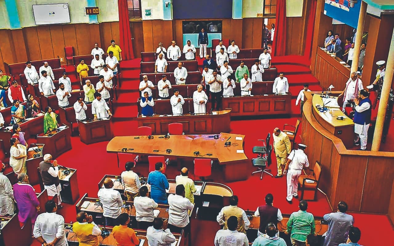 ओडिशा के दसवीं बोर्ड की परीक्षा में हजारों परीक्षार्थी अनुपस्थित, विपक्ष ने सरकार से मांगा जवाब