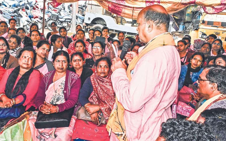 1.3 लाख शिक्षकों की हड़ताल से ओडिशा के 54 हजार स्कूलों में पठन-पाठन ठप, टीचर अपनी मांगों पर अड़े