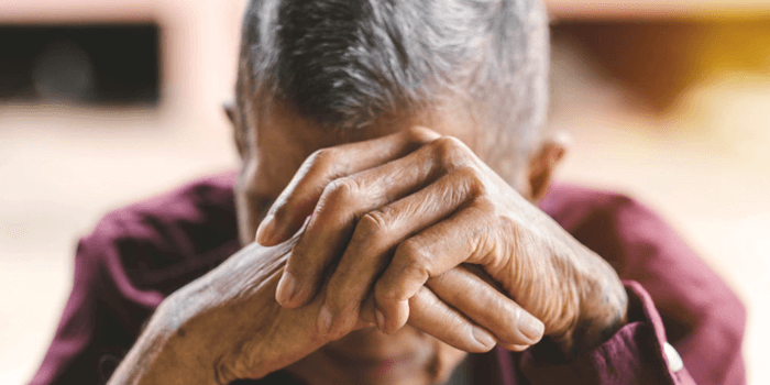 93 साल के एक बुजुर्ग ने कोरोना को दी मात, डॉक्टरों ने ताली बजाकर दी विदाई