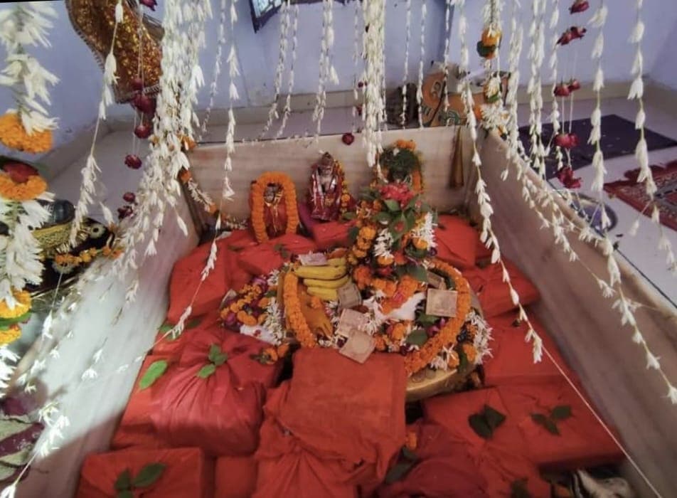 वाराणसी के 'ओम नमः शिवाय' बैंक में आस्‍था की 'पूंजी' जमा कर म‍िन्‍नतों की 'मेच्‍योर‍िटी' पाते हैं भक्‍त