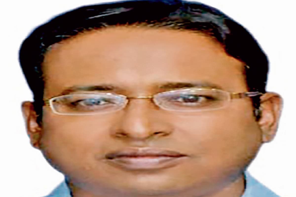 कौन हैं धनबाद के ओम प्रियदर्शी जिन्हें डिप्टी कलक्टर की परीक्षा में मिला 7वां रैंक, ऐसा रहा उनका अब तक का सफर