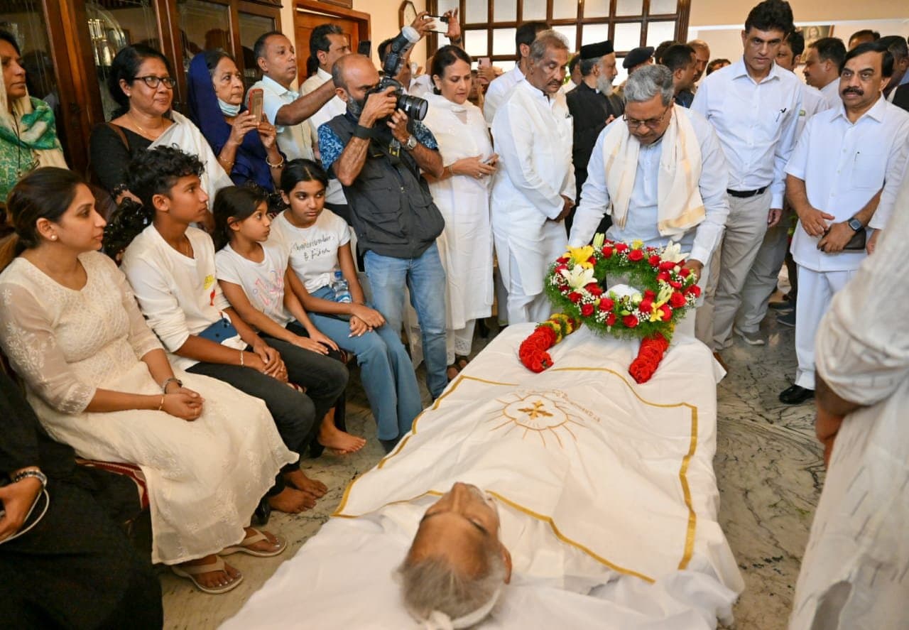 दिग्गज कांग्रेस नेता ओमान चांडी का निधन, PM Modi समेत कई नेताओं ने जताया शोक, गुरुवार को होगा अंतिम संस्कार 