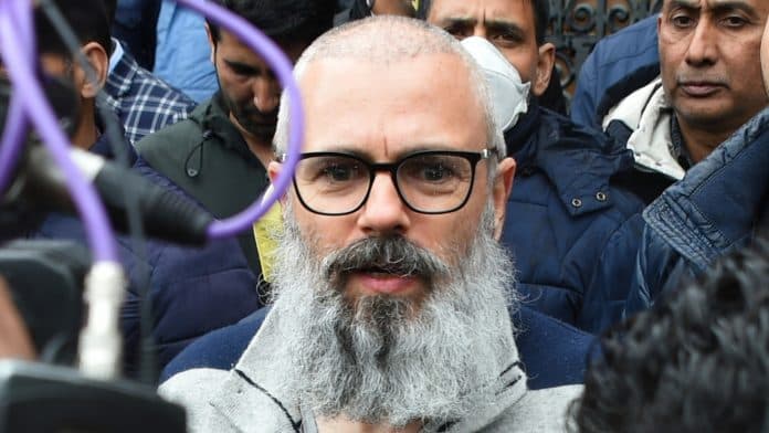 Coronavirus: तीन हफ्ते के लॉकडाउन पर बोले उमर अब्दुल्ला- जम्मू-कश्मीर के नेताओं को अब हिरासत में रखे रहना क्रूरता