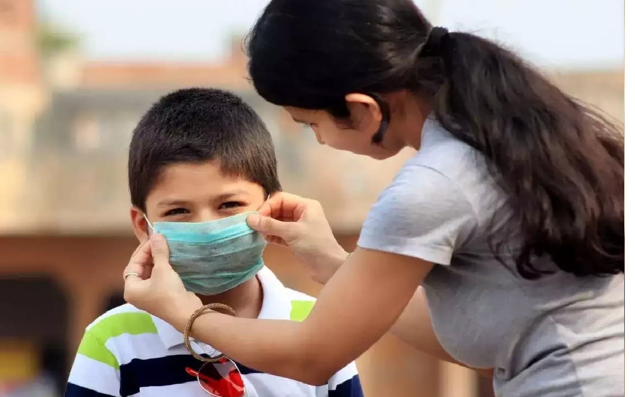 Omicron Symptoms in Children:इस बार कोरोना से तुरंत संक्रमित हो रहे बच्चे,लक्षण दिखते ही बरतें ये सावधानी
