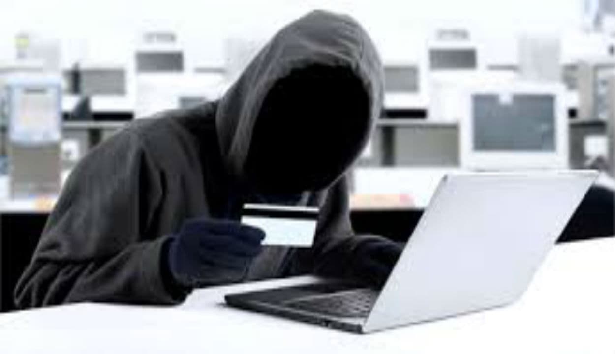 ग्राहकों के साथ ऑनलाइन ठगी होने पर बैंक होंगे जिम्मेदार, बैंकिंग फ्रॉड पर कंज्यूमर कमीशन का सख्त फैसला