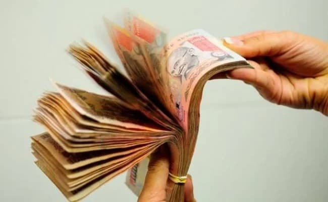 कोरोना वायरस के कारण जा रही है नौकरियां, जानिए पैसा कमाने से लेकर बचाने के टिप्स