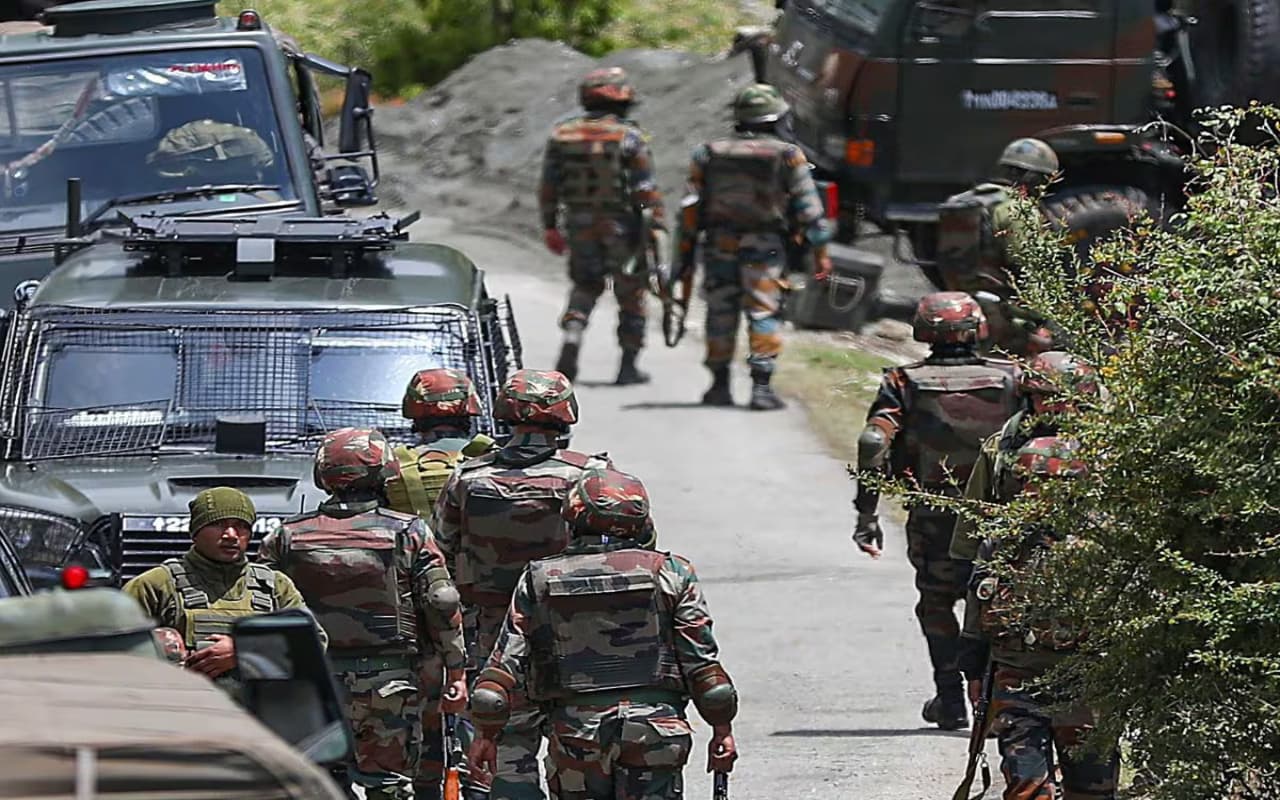 Operation Trinetra के तहत राजौरी-पुंछ में नार्को टेरेरिज्म मॉड्यूल का पर्दाफाश, 8 गिरफ्तार, हो रहे बड़े खुलासे