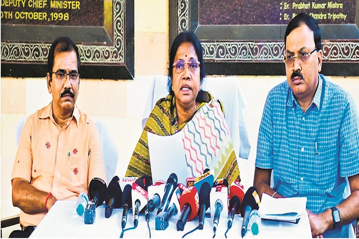 चक्रवात से निबटने की तैयारी : ओडिशा के जिलों में खुलेंगे नियंत्रण कक्ष, एनडीआरएफ की 17 टीमें तैयार