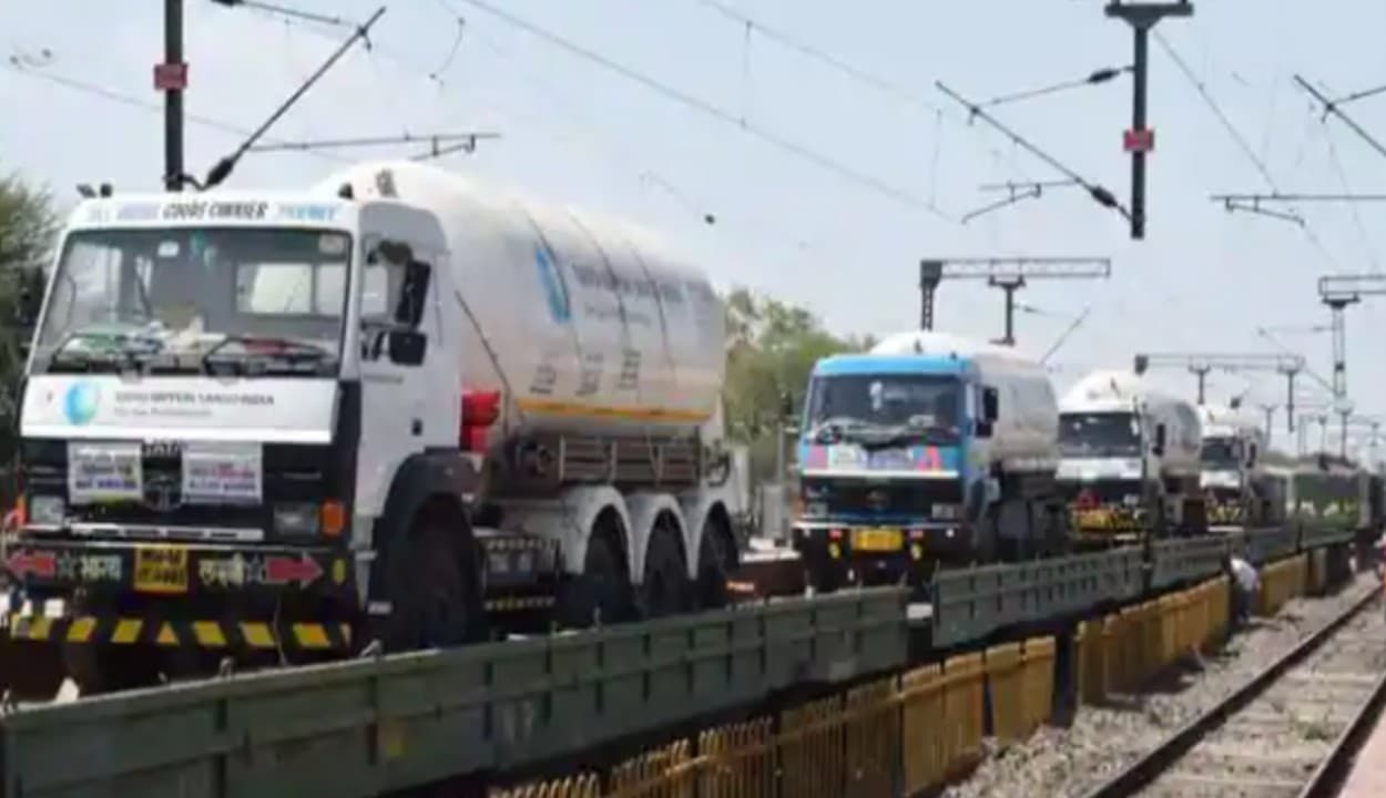 महामारी के दौर में भारत की लाइफलाइन बन गई रेलवे, 42 दिनों में 25,000 मीट्रिक टन ऑक्सीजन पहुंचाकर स्थापित किया कीर्तिमान