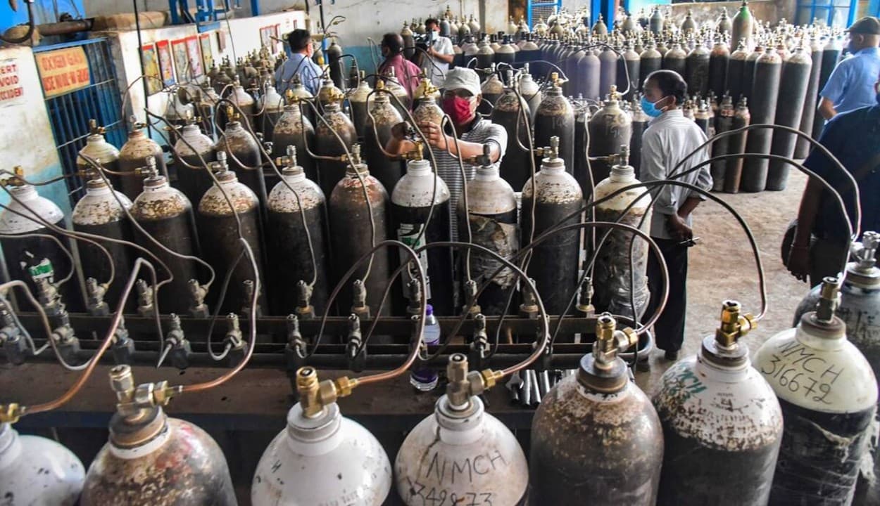 ऑक्सीजन की कमी से तमिलनाडु, आंध्र प्रदेश और कर्नाटक में 19 लोगों की मौत, जिला अस्पताल में रोजाना आ रहे 1500 नए मामले