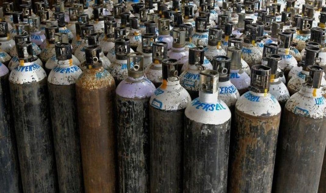 कोरोना मरीजों के लिए प्रतिदिन 50 मीट्रिक टन मेडिकल ऑक्सीजन की आपूर्ति करेंगी उर्वरक कंपनियां