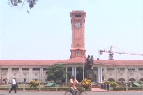 कई विभागों ने नहीं दिया कोरोना काल में खर्च हुए 85 हजार करोड़ का हिसाब, बिहार में तीन हजार करोड़ का एसी-डीसी बिल भी फंसा