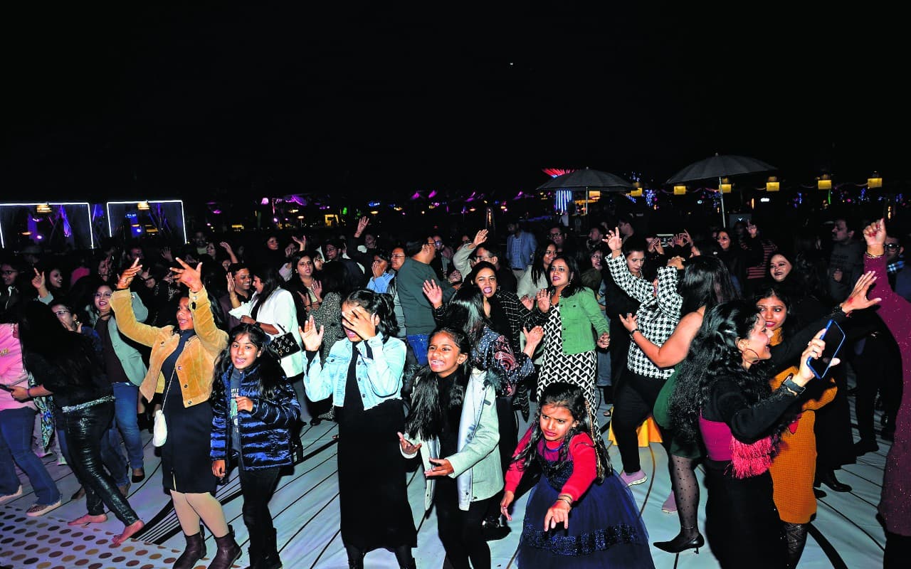 PHOTOS: रांची में New Year सेलिब्रेशन की धूम, भोजपुरी गीतों के साथ अक्षरा सिंह ने लगाये ठुमके