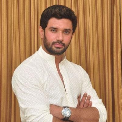 चाचा पशुपति पारस का दांव समझने में कैसे नाकाम हो गये मोदी के हनुमान चिराग पासवान, क्या अब पार्टी में हाशिये पर आ जायेंगे?