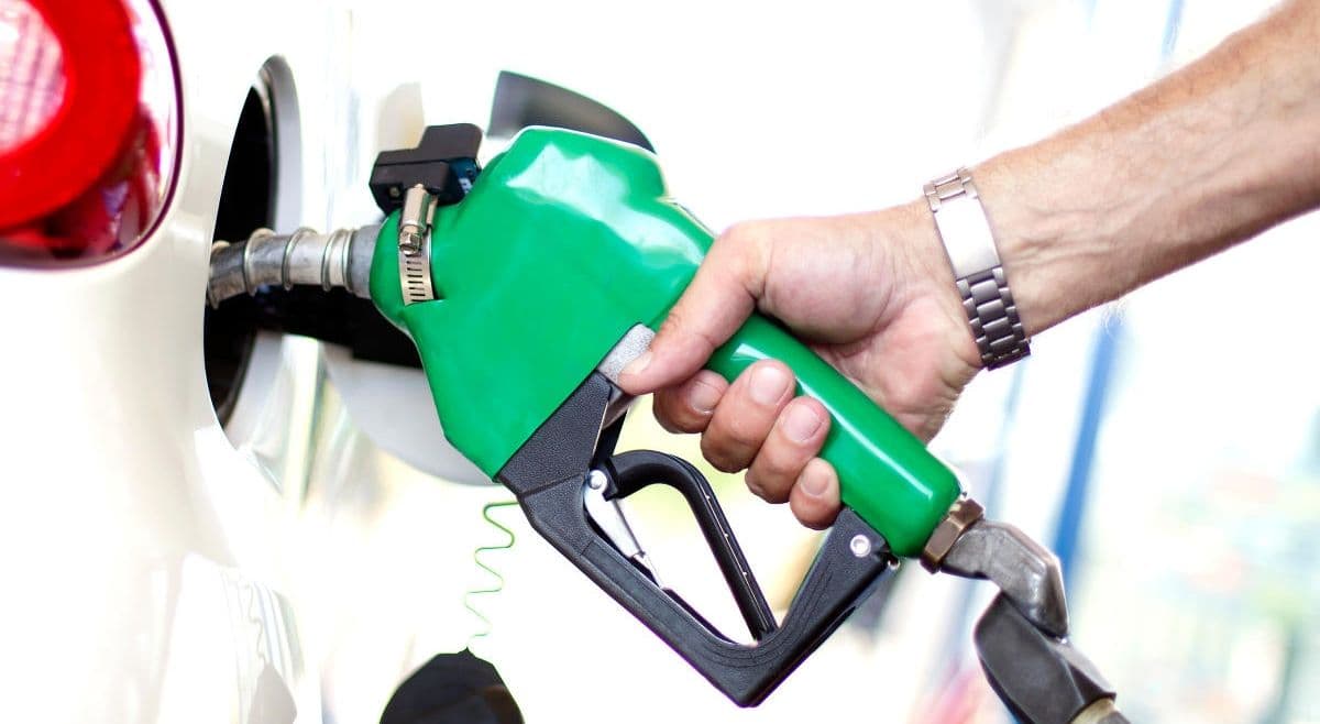 Petrol and Diesel Price: दो दिनों बाद आज फिर बढ़े पेट्रोल और डीजल के दाम, दिल्ली में पेट्रोल 25 पैसे और डीजल 35 पैसे हुआ महंगा