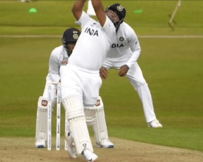 WTC Final: बीच मैच में मैदान छोड़ चले गये रिषभ पंत, विकेटकीपिंग के लिए टीम इंडिया को बुलाना पड़ा दूसरा खिलाड़ी