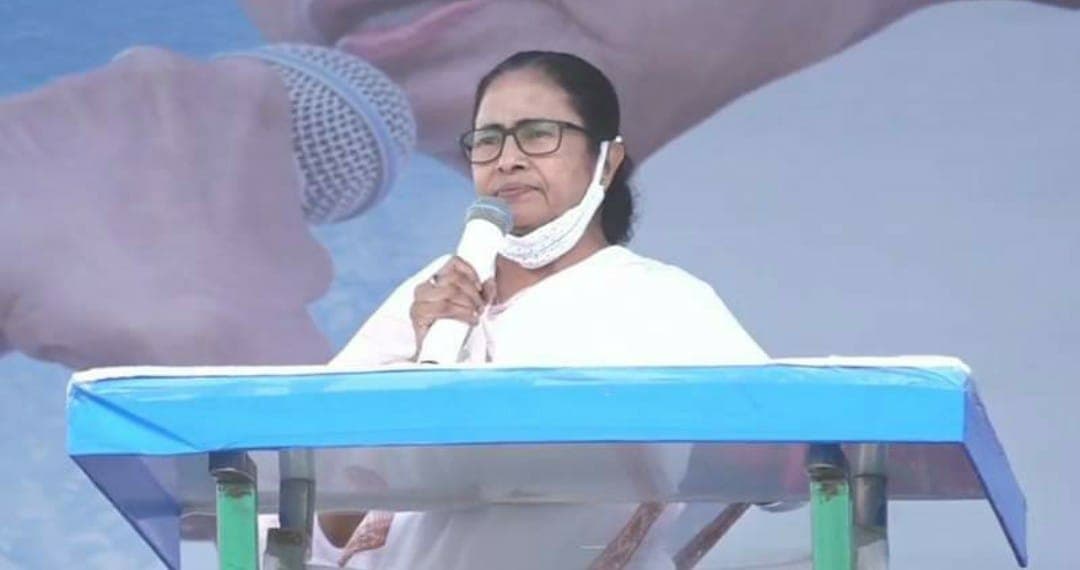 Bengal Election 2021: ममता बनर्जी ने पीएम मोदी को कहा झूठा, चुनाव के लिए बंगाल में गुंडे बुलाने का लगाया आरोप