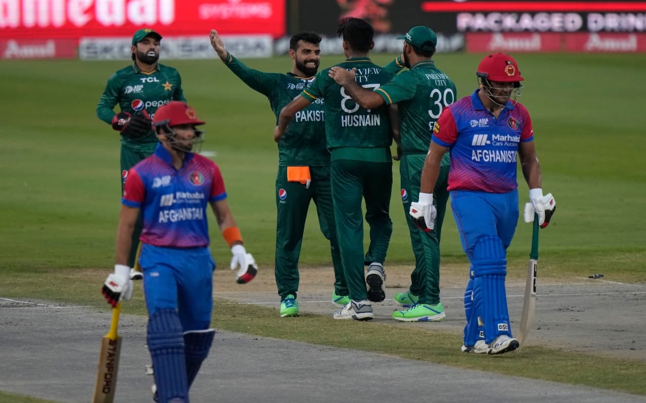 PAK vs AFG Highlights: पाकिस्तान ने अफगानिस्तान को 1 विकेट से हराकर भारत को भी किया बाहर, देखें तस्वीरें PAK vs AFG Highlights: पाकिस्तान ने अफगानिस्तान को 1 विकेट से हराकर भारत को भी किया बाहर, देखें तस्वीरें