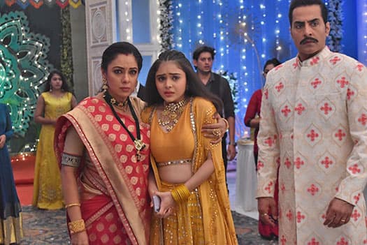 Anupama Written Update : पाखी काव्या-वनराज को छोड़ पहुंची अनुपमा के पास, पूछ लिया ये कैसा सवाल?