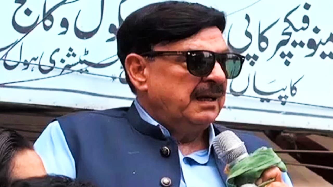 पाकिस्तान में राजनीतिक अस्थिरता खत्म करने के लिए जल्द कराये जा सकते हैं चुनाव : गृह मंत्री