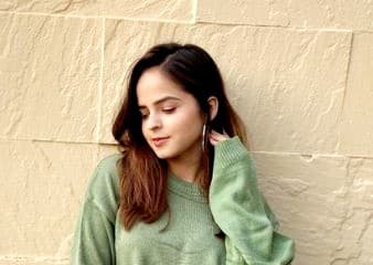 Taarak Mehta Ka Ooltah Chashmah : भिड़े की बेटी 'सोनू' का लेटेस्ट तसवीरों में दिखा हॉट अंदाज, फैंस बोले- 'सामने बैठो जरा...'