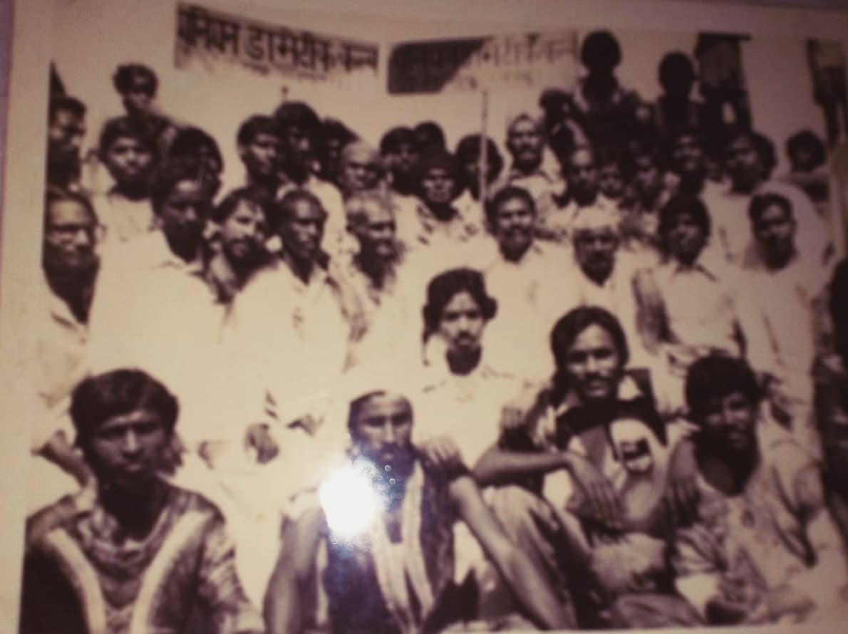 कभी पलामू के इस गांव में दशहरा पर्व पर कई दिनों तक नौटंकी कला की प्रस्तुति से रहता था गुलजार, अब हो गई विलुप्त