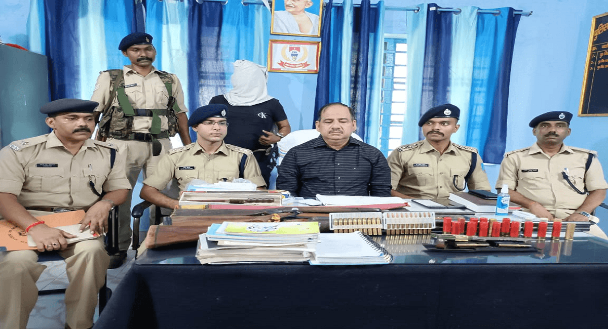 गैंगस्टर कुणाल सिंह हत्याकांड : झारखंड के पलामू से अपराधी शक्ति सिंह अरेस्ट, लाइसेंसी हथियार भी बरामद