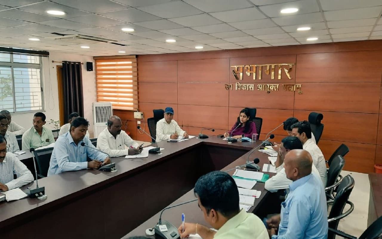 Pradhan Mantri Awas Yojana:आवास निर्माण में रुचि नहीं ले रहे लाभुकों का आवास होगा रद्द, 15 दिनों की मोहलत