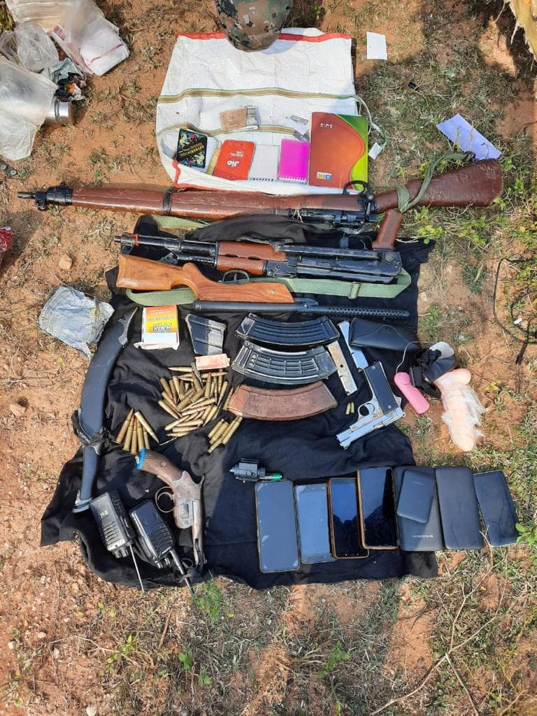 झारखंड के पलामू में पुलिस-नक्सली मुठभेड़, एके-47 हथियार समेत भारी मात्रा में नक्सली सामग्री बरामद