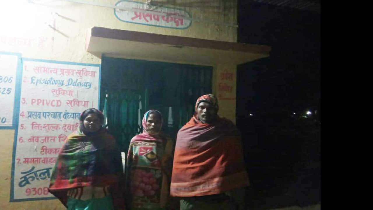 गुमला के पालकोट CHC में डॉक्टर और नर्स नहीं रहते, सहिया कराती है प्रसव