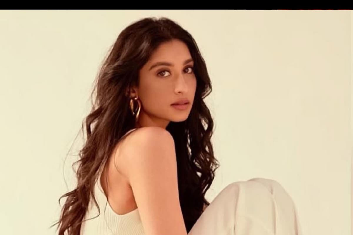 Exclusive: पूनम ढिल्लों की बेटी होना प्रेशर नहीं बल्कि जिम्मेदारी है - पलोमा ढिल्लों